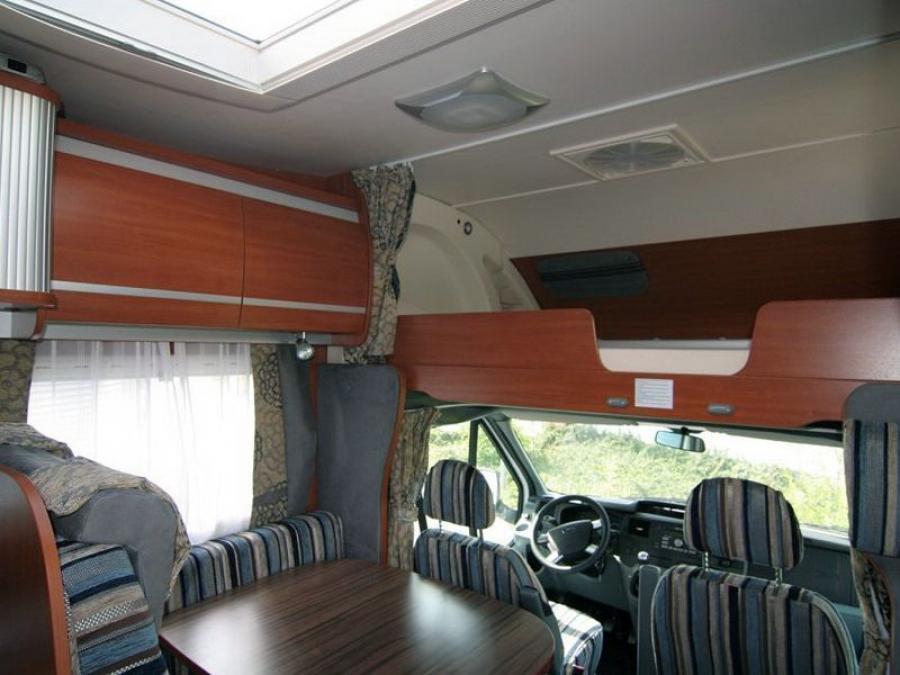 Интерьер Chausson Welcome 35 2010 года  (фото 4 из 6)